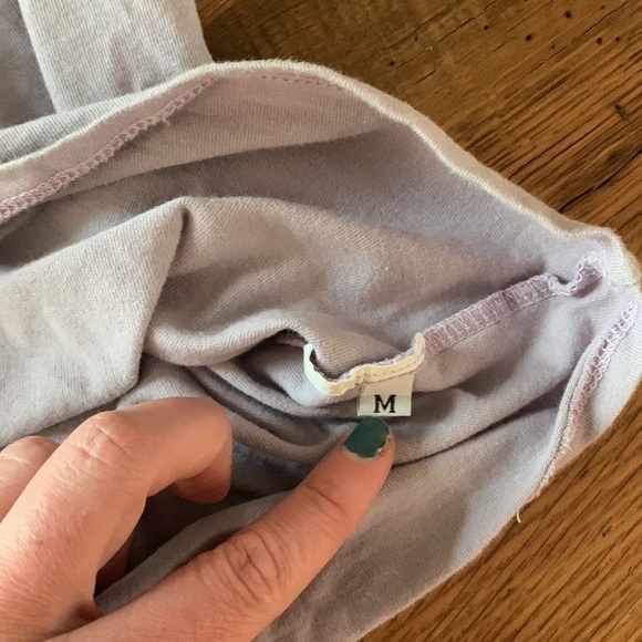 VANS checkered women’s lavender tee shirt sz M 💜✨ - Picture 8 of 10